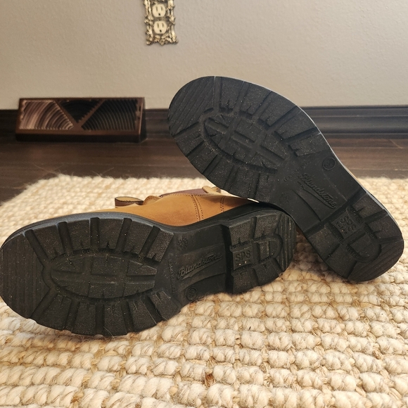 Blundstone Women's Classics #562 Chelsea Ankle Boots - Saddle Brown - Picture 4 of 5